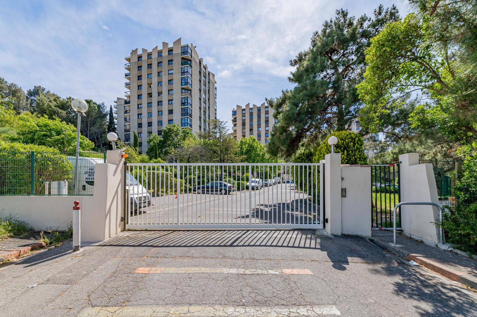 Park & Suites -Wifi-Netflix-Vue Marseilles Exterior foto